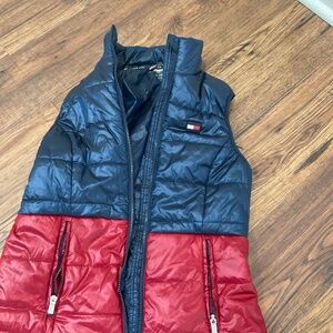 Tommy hill finger red & blue vest small